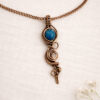 naszyjnik wire wrapping chalcedon zbliżenie
