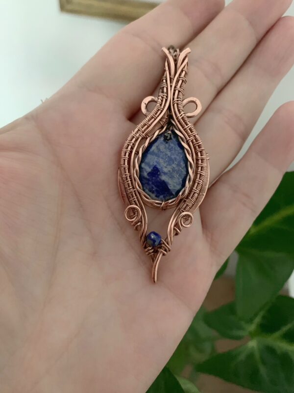 Miedziana biżuteria z naturalnym kamieniem lapis lazuli